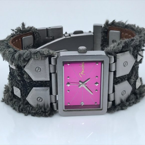 Fender Women Watch Very Unique Analog Wrist Watch - Picture 2 of 8